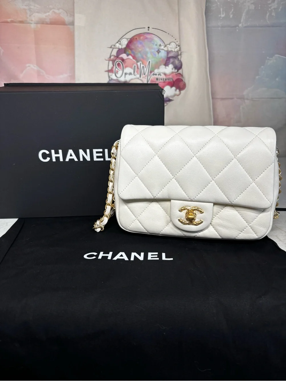 CHANEL White Quilted Lambskin Shoulder Bag with Gold Hardware